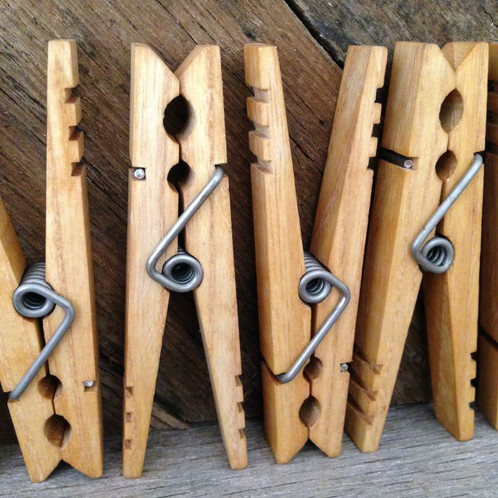 https://www.clotheslines.com/Shared/Images/Product/American-Wooden-Clothespins/AmericanClothespins.jpg